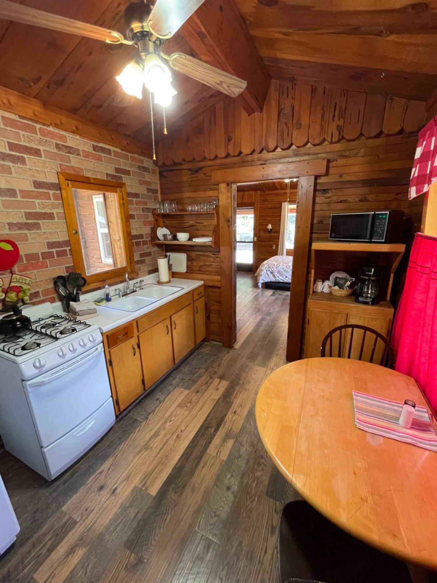 Sierra Sky Lodge Sloat エクステリア 写真
