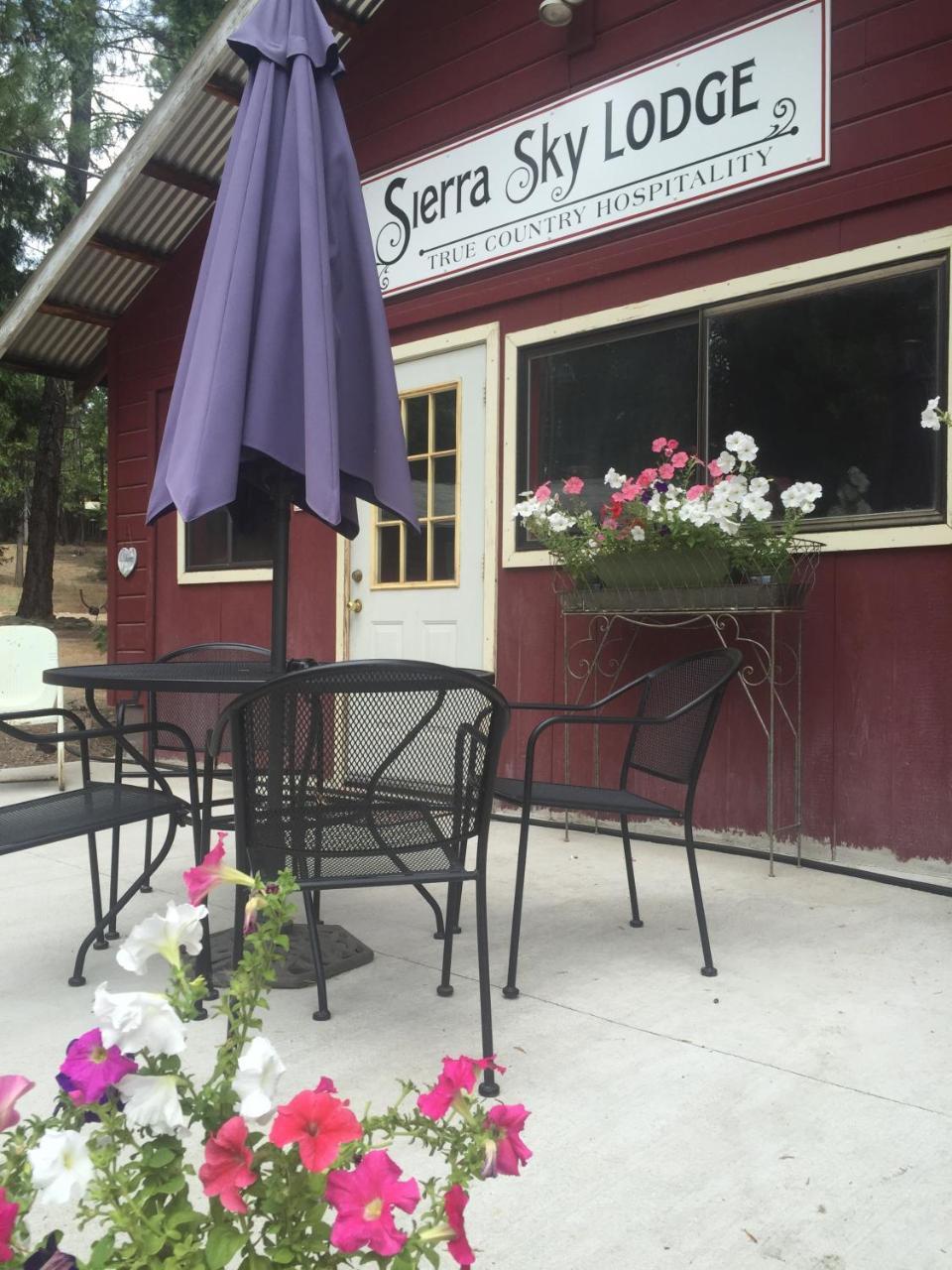 Sierra Sky Lodge Sloat エクステリア 写真